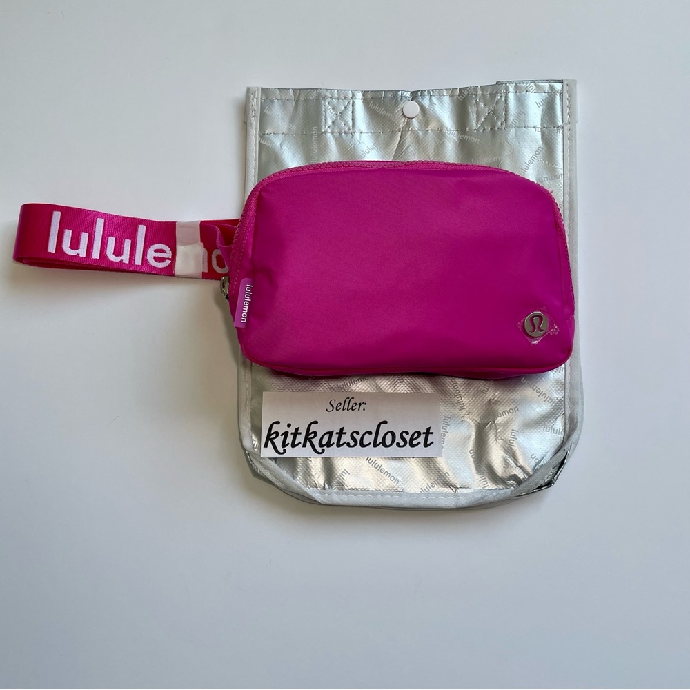 🆕 SONIC PINK/WHITE WORDMARK LOGO - NWT lululemon everywhere belt bag EBB 1L - Picture 2 of 11